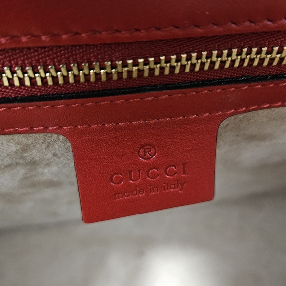 ✅️ SOLD ✅️ Gucci Calfskin Small Sylvie Shoulder Bag in Hibiscus Red - Picture 10 of 13